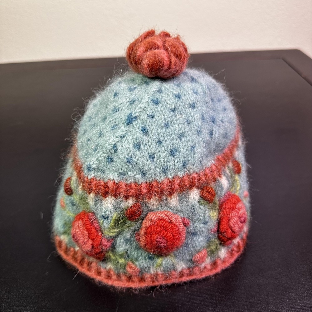 Lost Horizons Hat Beanie Womens One Size Blue Wool Floral Fleece Lined Winter